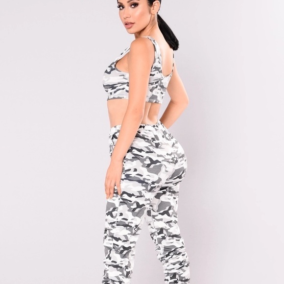 🔥Fashion Nova, Soft Gray Camo Set, Excellent Condition, Size Small - Picture 6 of 10